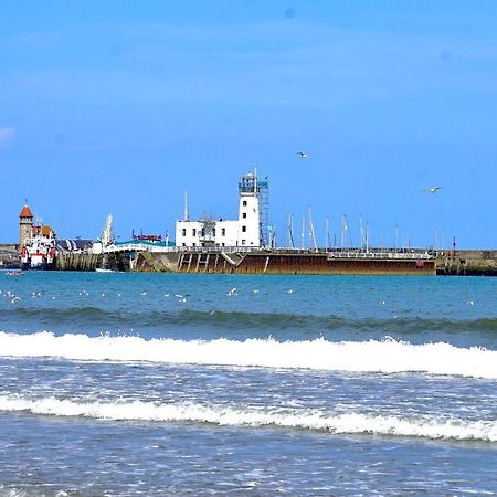 Blue Lighthouse Scarborough Exterior foto